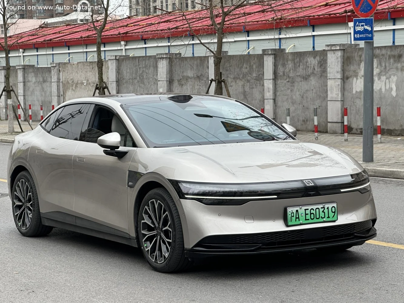 Zeekr 007 75 kWh (422 Hp) Single Motor Electric2023 - thumbnail 3