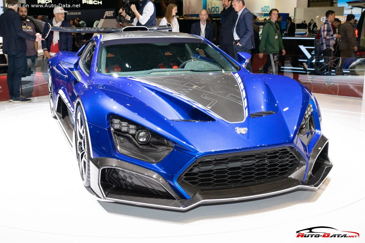 Zenvo TSR-S 5.8 V8 (1177 Hp) Automatic2018 - - 1