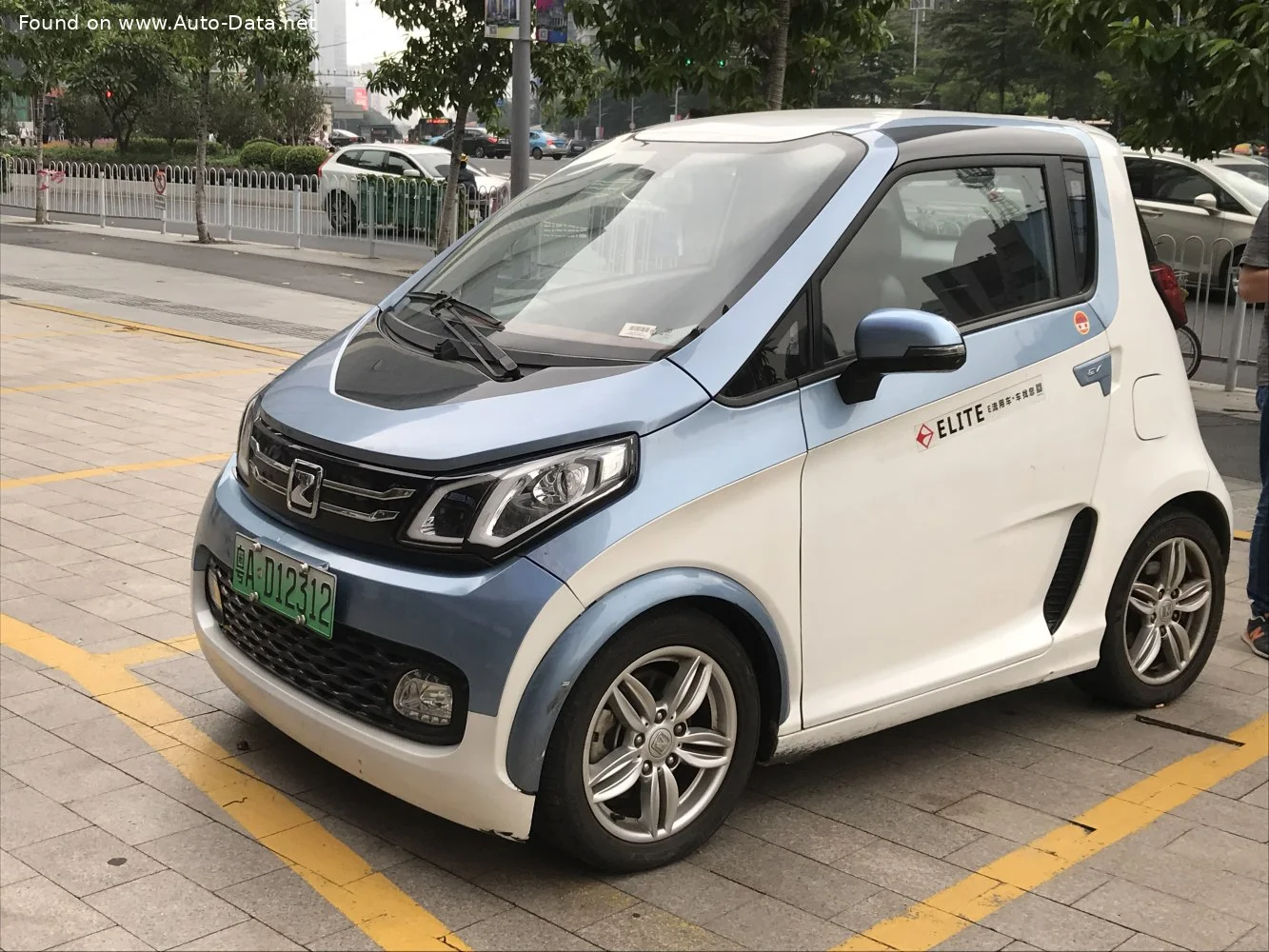 Zotye E200 24.5 kWh (82 Hp)2016 - thumbnail 4