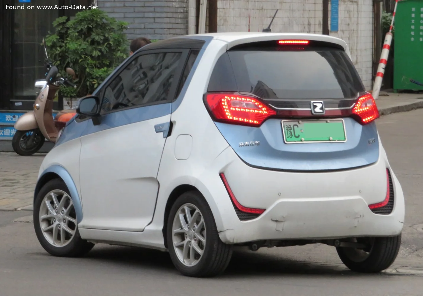 Zotye E200 24.5 kWh (82 Hp)2016 - thumbnail 5